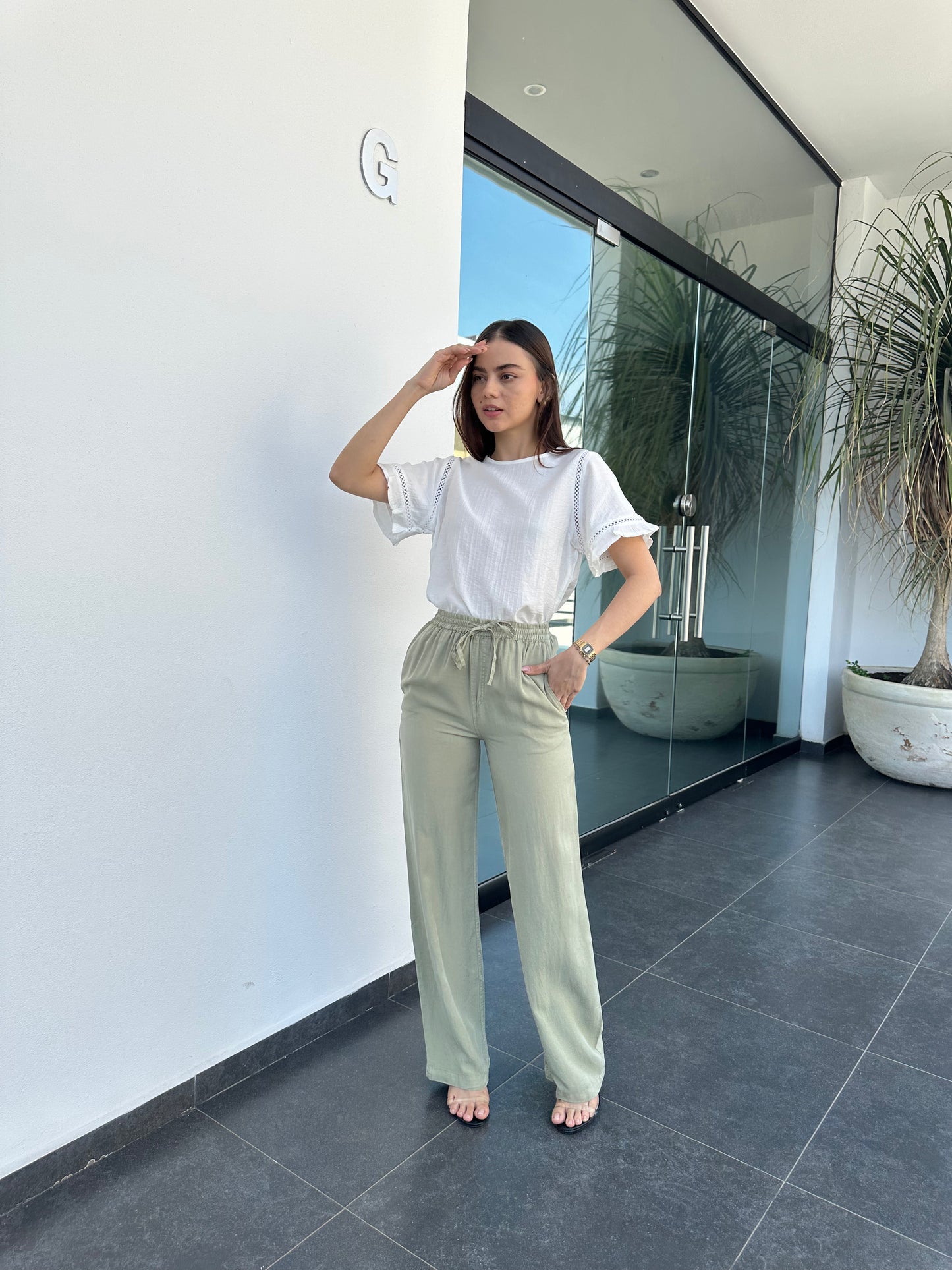 PANTALON CON RESORTE EN CINTURA