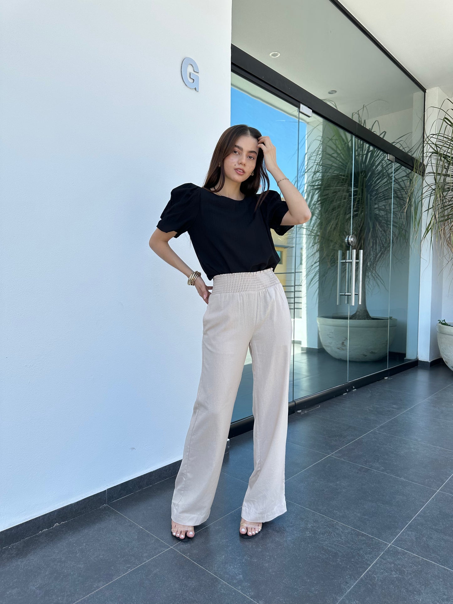 BLUSA NEGRA CUELLO REDONDO MANGA BOMBACHA